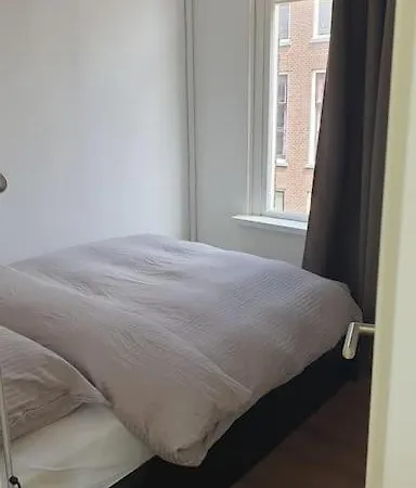 - Bright, Canal-side, Central, Renovated 1br شقة